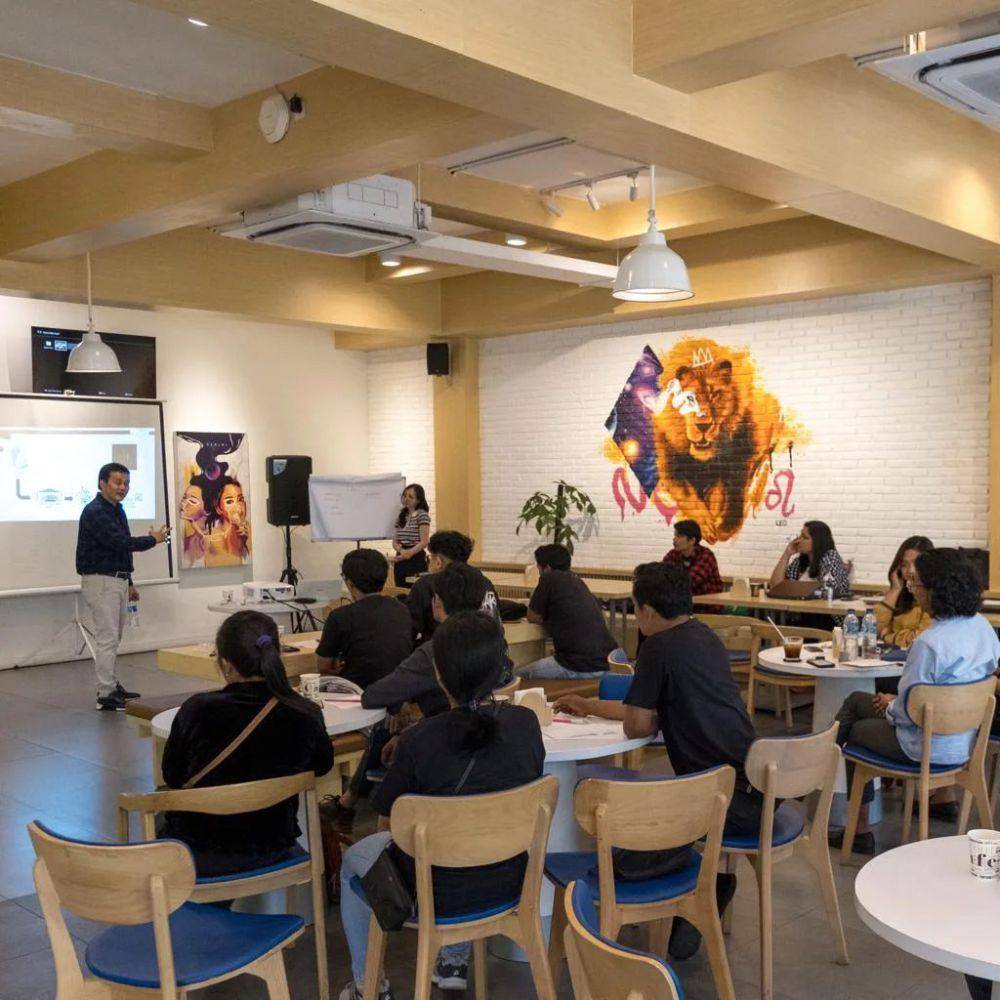 Suasana meeting room di ZodiacXII Coffee & Eatery (Instagram.com/@zodiac_xii)