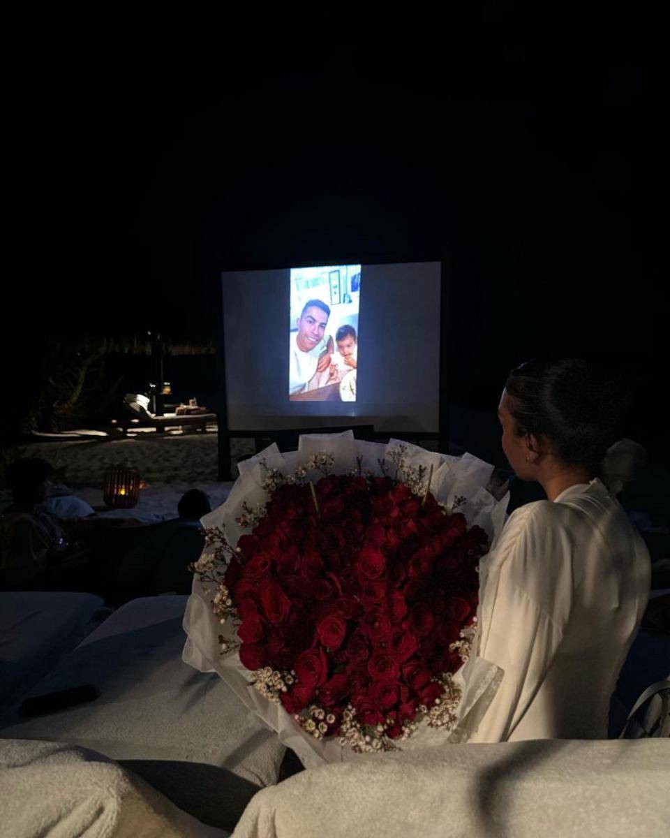 potret liburan Georgina Rodriguez di Maldives (instagram.com/georginagio)