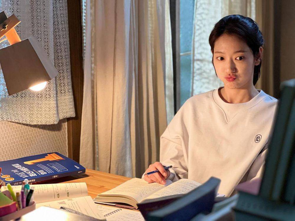 Park Shin Hye di Doctor Slump (instagram.com/ssinz7)