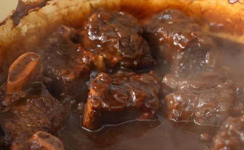 Resep Masakan Iga Sapi ala Barat, Pakai Metode Braise Biar Empuk