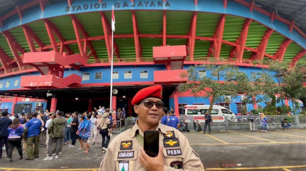 Asmujiono, eks prajurit Kopassus pengibar bendera merah putih pertama kali di puncak Gunung Everest. (dok. TKN Prabowo-Gibran)
