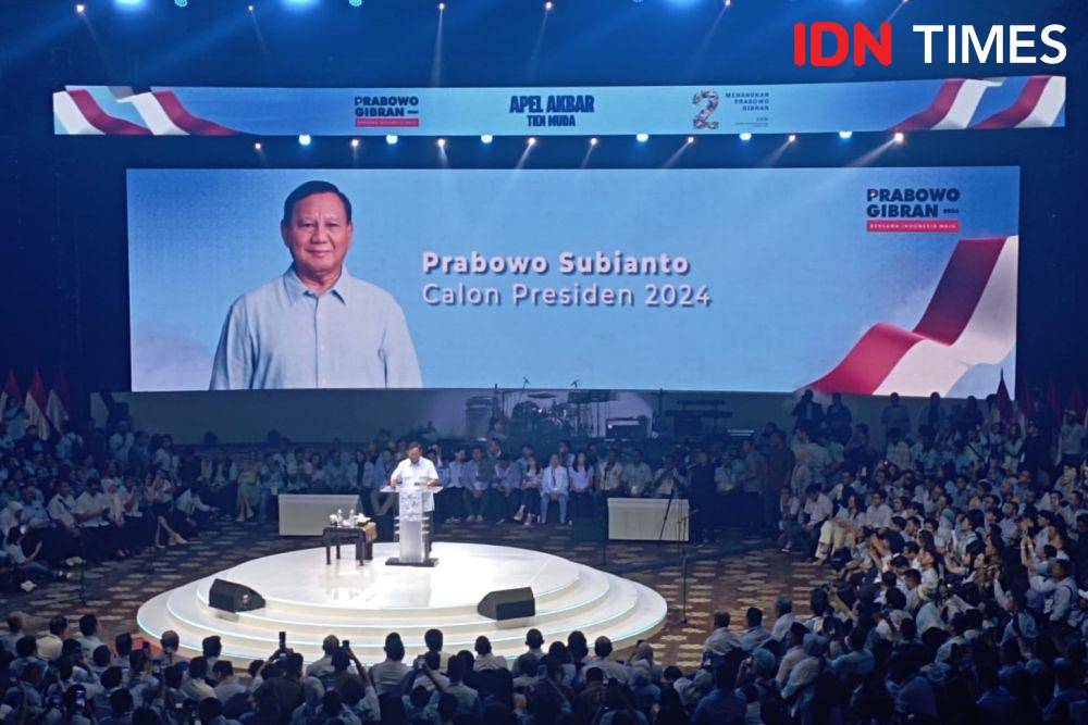 Calon presiden nomor urut 2, Prabowo Subianto dalam acara apel akbar TKN Muda di JCC pada Jumat (2/2/2024). (IDN Times/Dini Suciatiningrum)