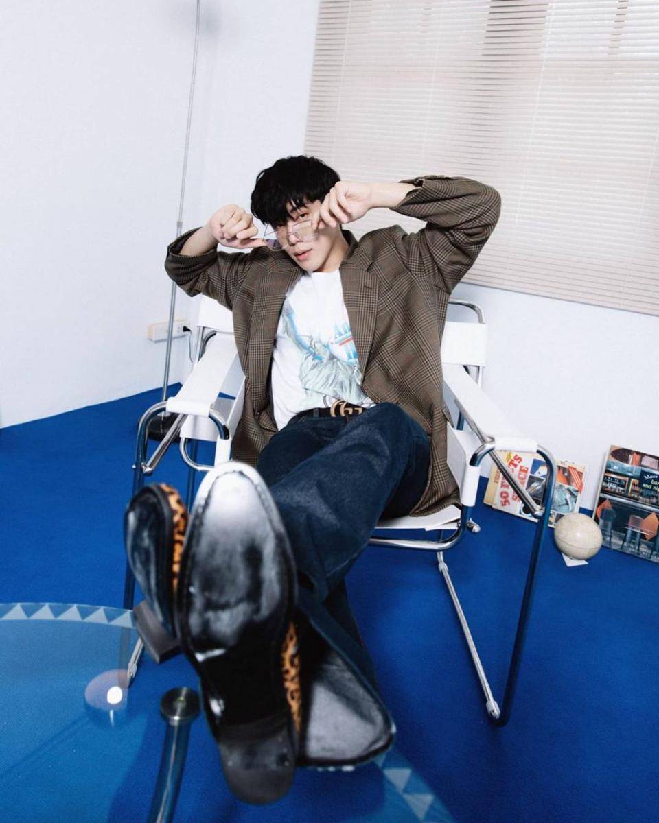 ide padu padan blue jeans ala Great Sapol (instagram.com/grtsp)
