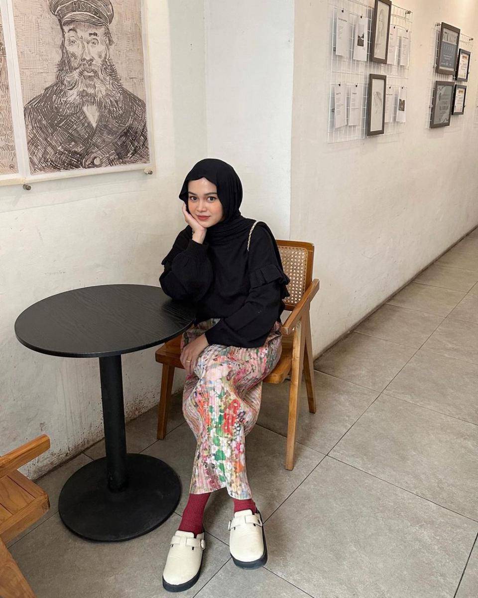 inspirasi OOTD ala Yure Zalina (instagram.com/yurezalina)