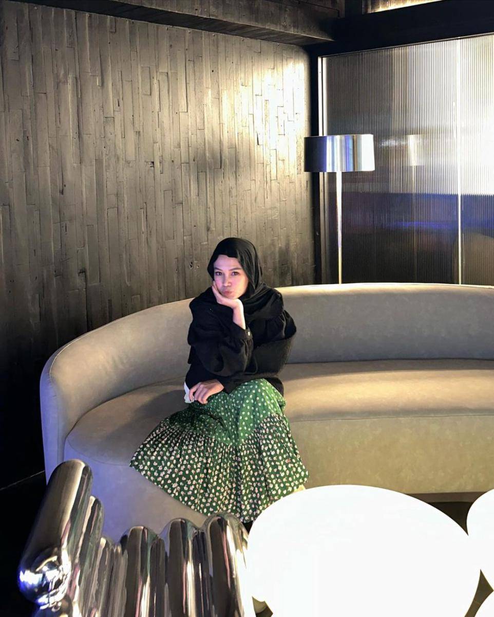 inspirasi OOTD ala Yure Zalina (instagram.com/yurezalina)