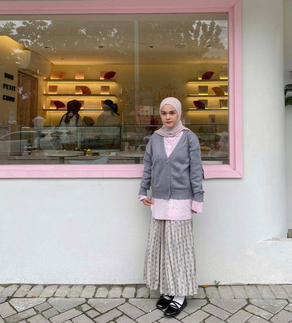 inspirasi OOTD ala Yure Zalina (instagram.com/yurezalina)