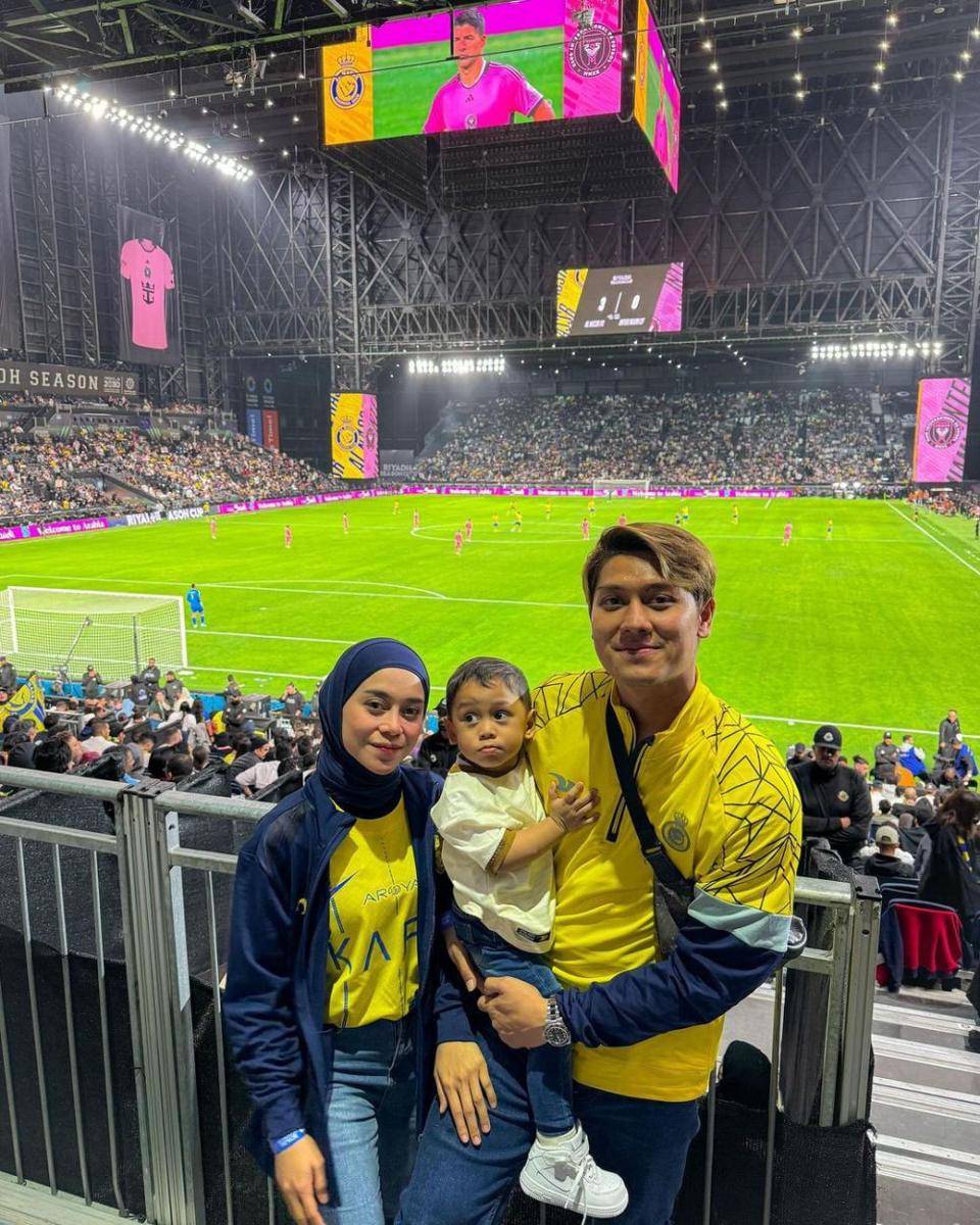 Lesti dan Billar nonton bola (Instagram.com/rizkybillar)