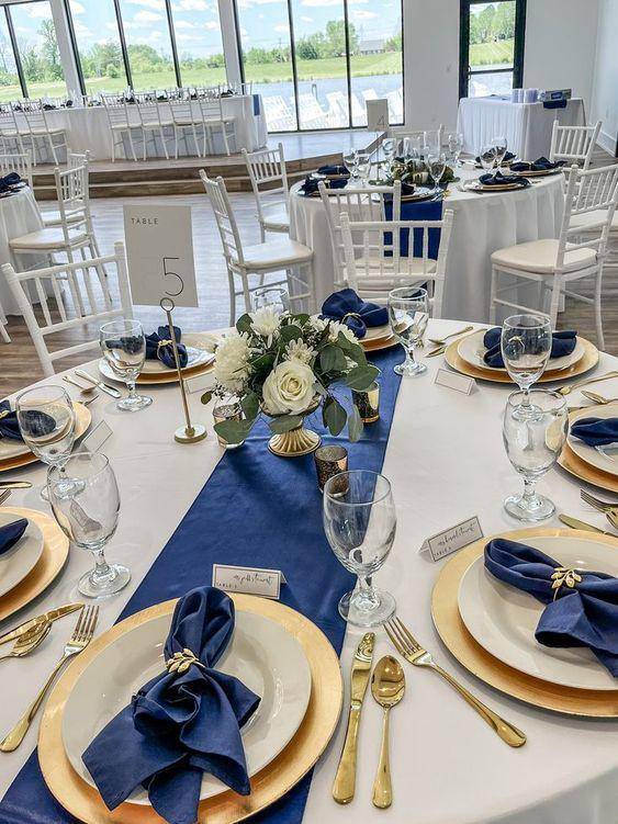 Tren warna pernikahan 2024 (pinterest.com/Bluegrass Event Planning & Rentals)