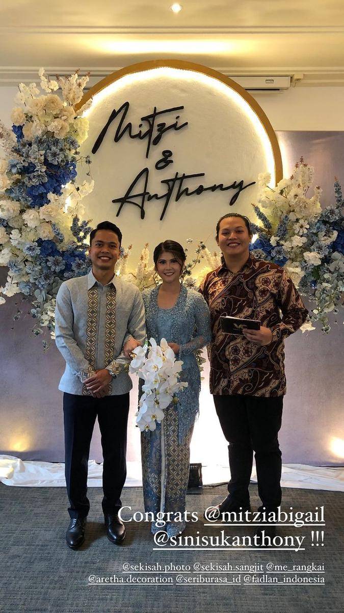 makeup dan kebaya tunangan Mizi Abigail (instagram.com/carmelino.vico)