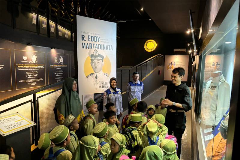 Pengunjung Museum Pusat TNI AL Jalesveva Jayamahe Surabaya. museumtnial.id