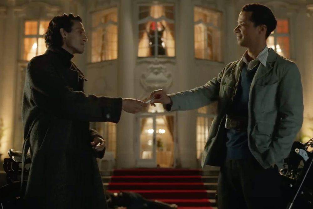 adegan dalam serial Interview with the Vampire (dok. AMC Studios/Interview with the Vampire)