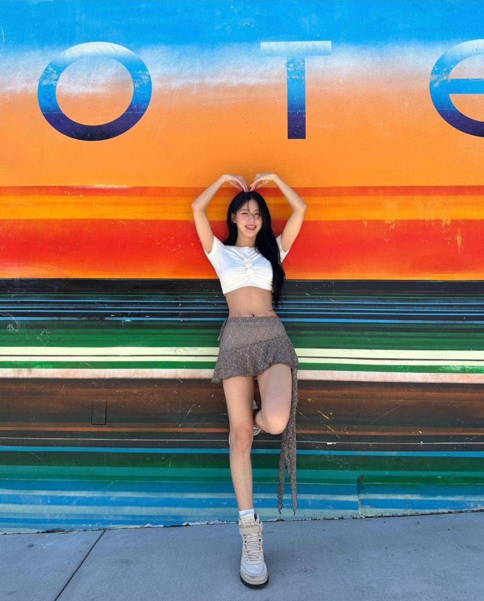 Miyeon (G)I-DLE (instagram.com/noodle.zip)