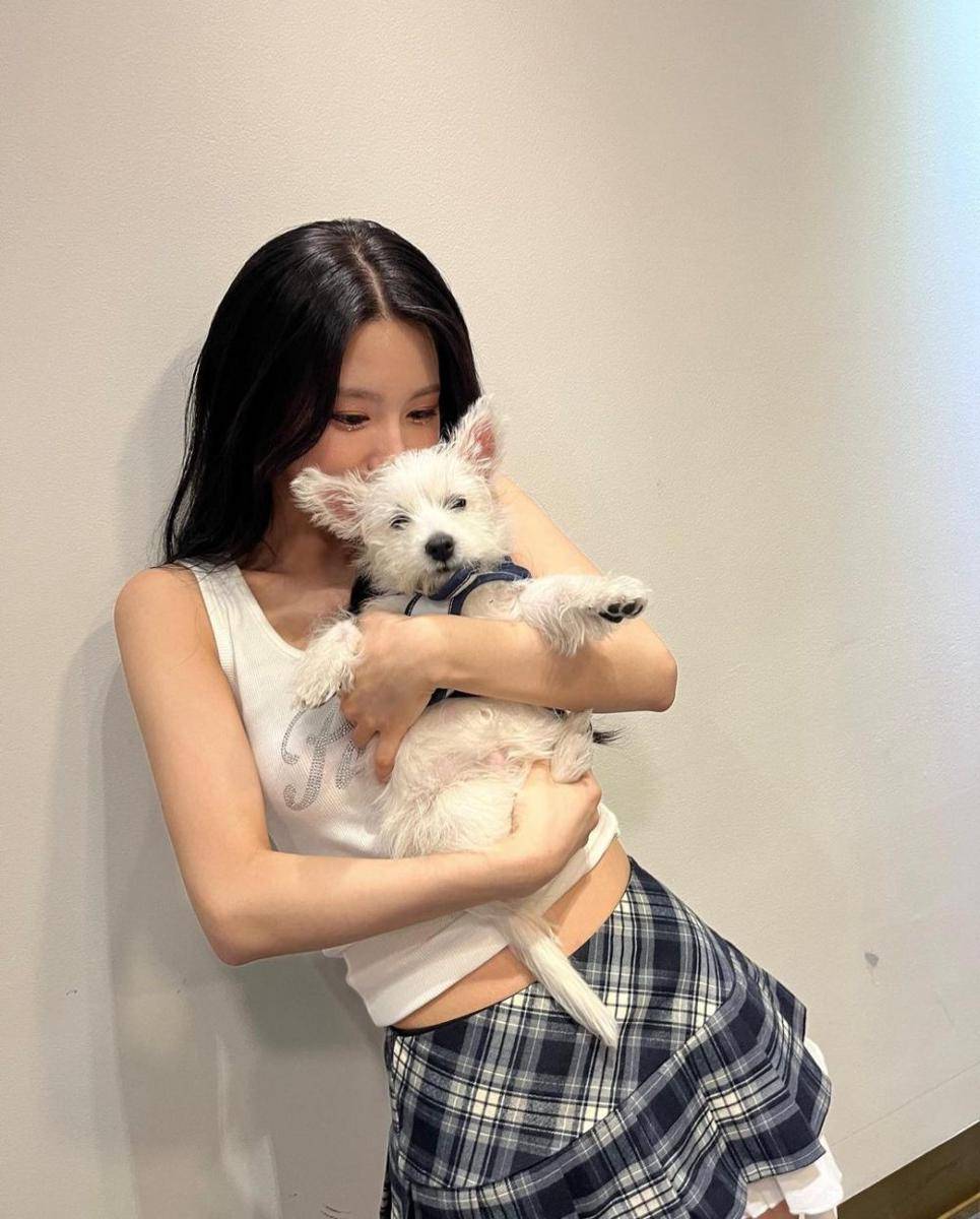 Miyeon (G)I-DLE (instagram.com/noodle.zip)