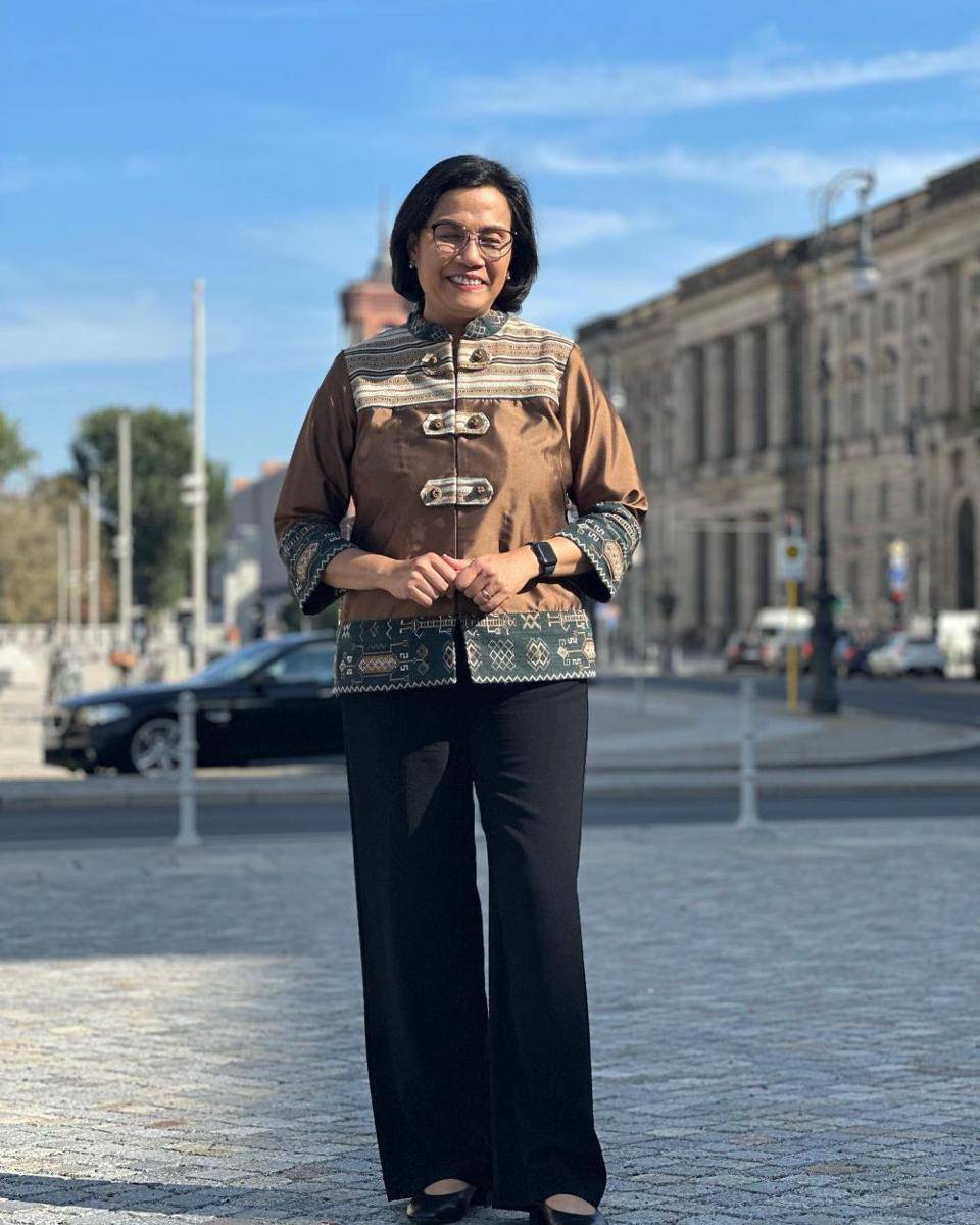 style Menteri Keuangan Sri Mulyani (instagram.com/smindrawati)