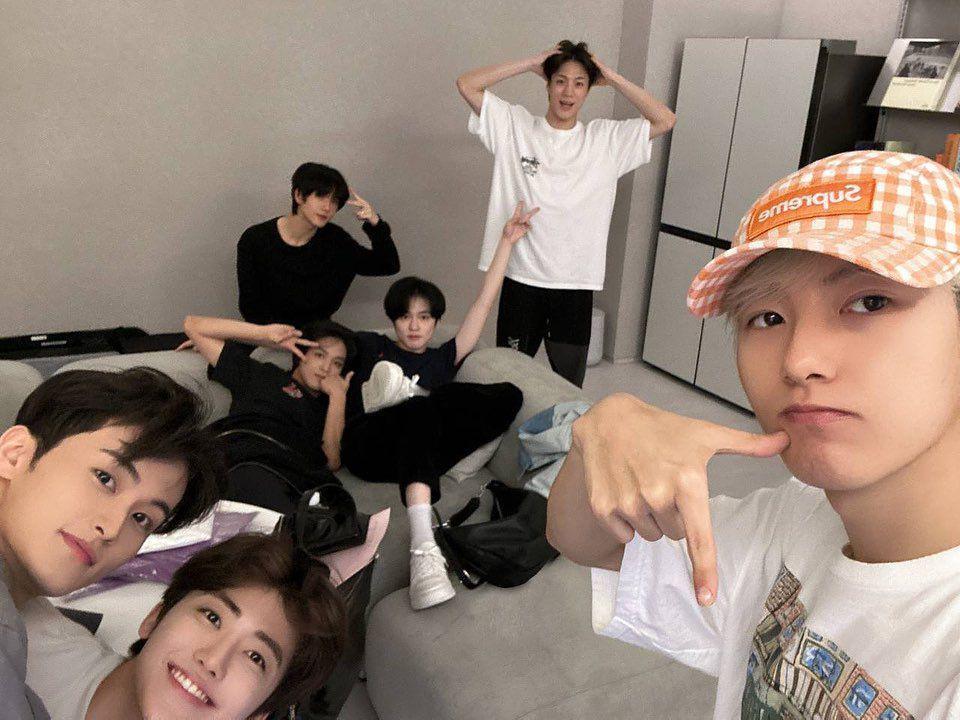 [QUIZ] Pilih Gambar Ini Bisa Tebak Siapa Member NCT Dream yang Bakal Satu Payung sama Kamu?