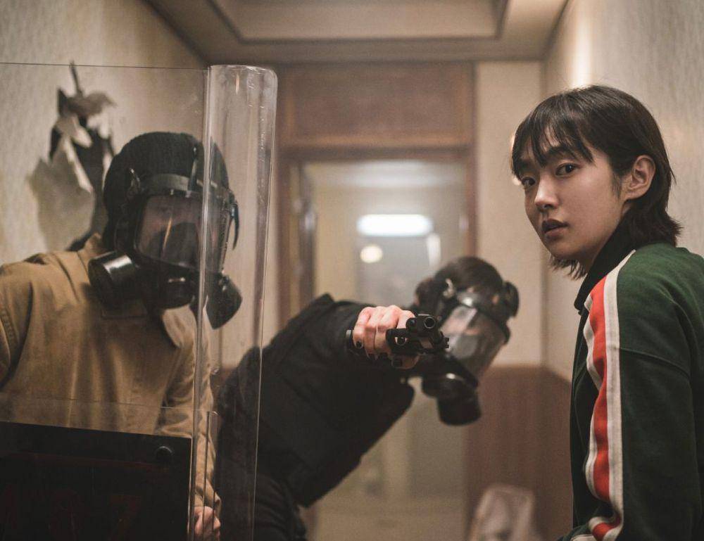 Brother (Lee Tae Young), So Min Hye (Geum Hannah), Jeong Ji An (Kim Hye Jun) di drakor A Shop For Killers (Dok. Disney+ Hotstar/A Shop For Killers)