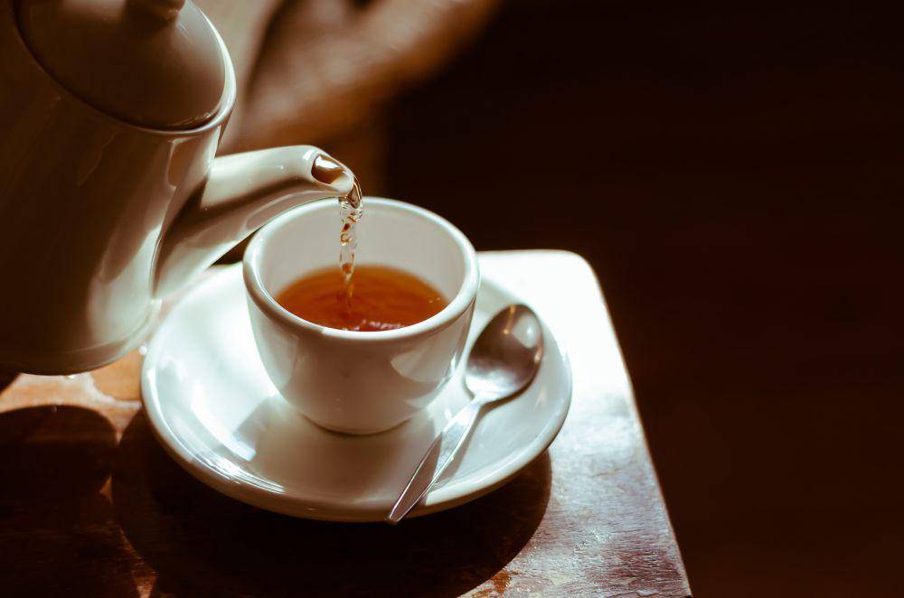 ilustrasi penyajian teh serai (pixabay.com/dungthuyvunguyen)