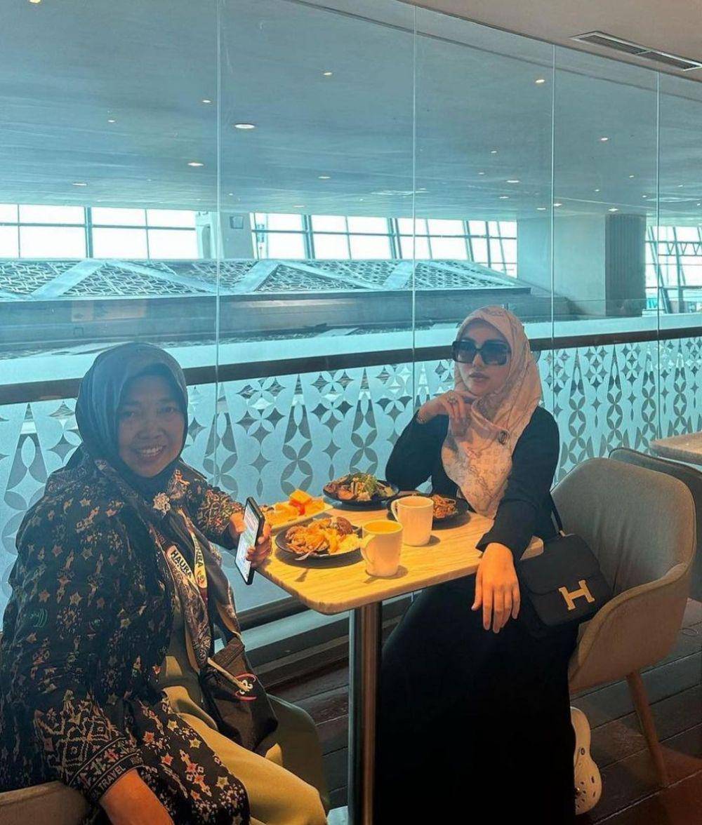 potret kenangan Bella Shofie dan ibunya yang meninggal dunia (Instagram.com/bellashofie_rigan)
