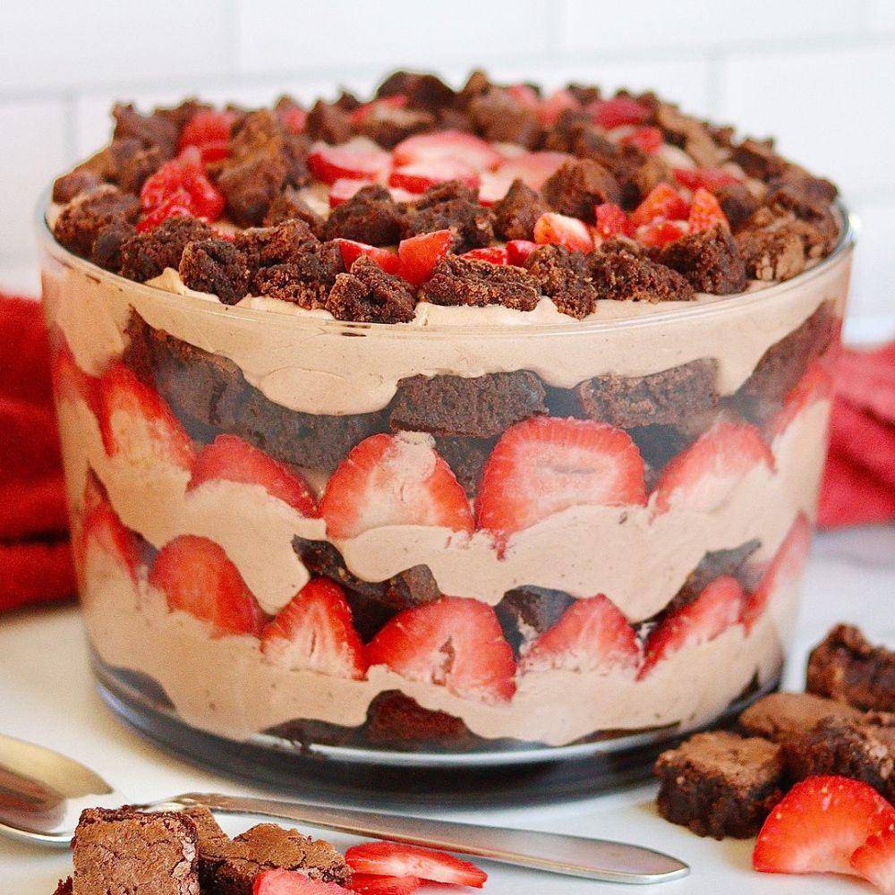 Trifle sebagai makanan tradisional Inggris (instagram.com/sweetgirltreatsmn)