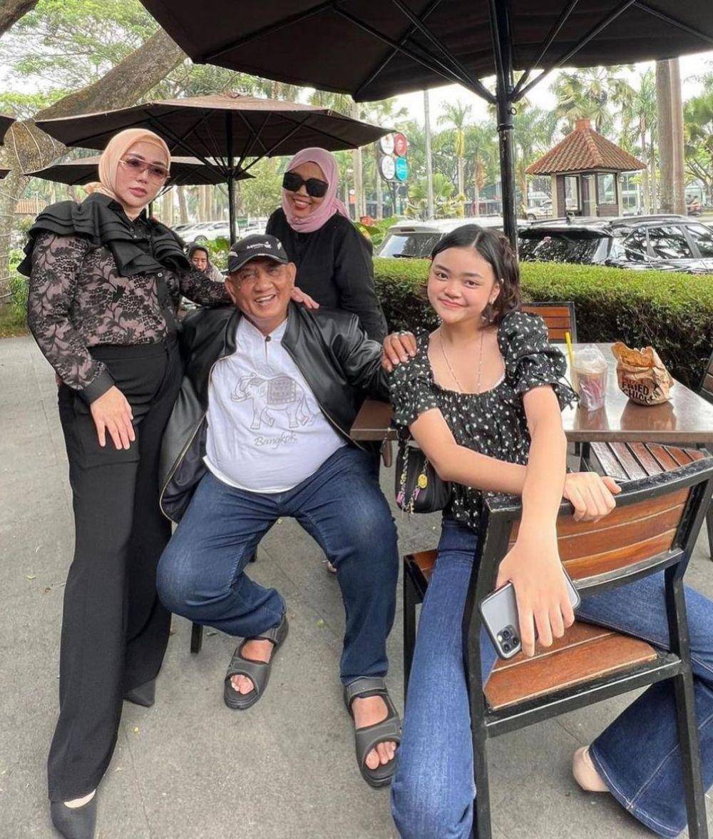 potret kenangan Bella Shofie dan ibunya yang meninggal dunia (Instagram.com/bellashofie_rigan)
