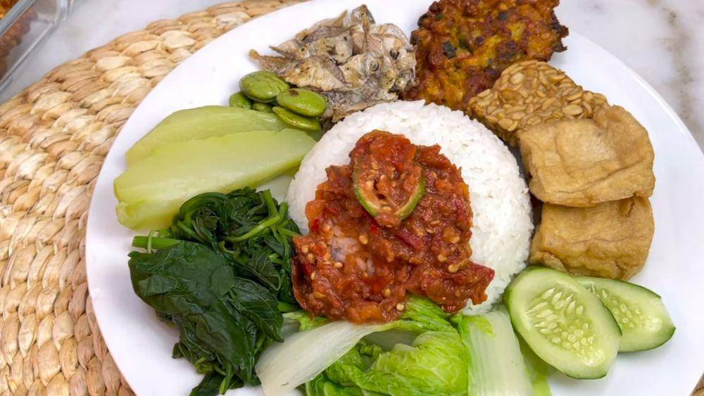 Nasi khas jawa timuran (youtube.com/Ika Mardhatillah)