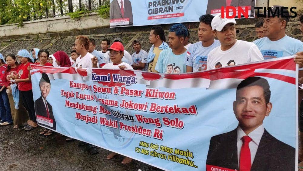 Dukungan warga Kampung Sewu, Solo untuk Prabowo-Gibran. (IDN Times/Larasati Rey)