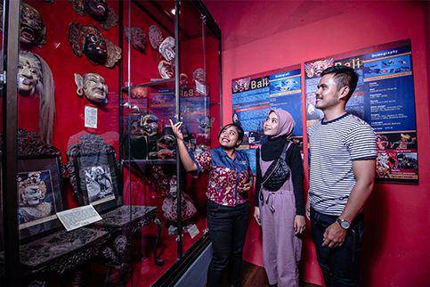 D’Topeng Kingdom Indonesian Heritage Museum. jtp.id