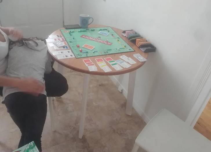 potret kocak saat main monopoli (reddit.com/5minbeforeclosing)