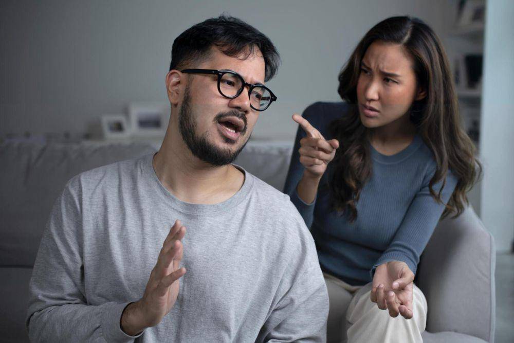 ilustrasi wanita mengungkit masa lalu pasangannya (istockphoto.com/Filmstax)