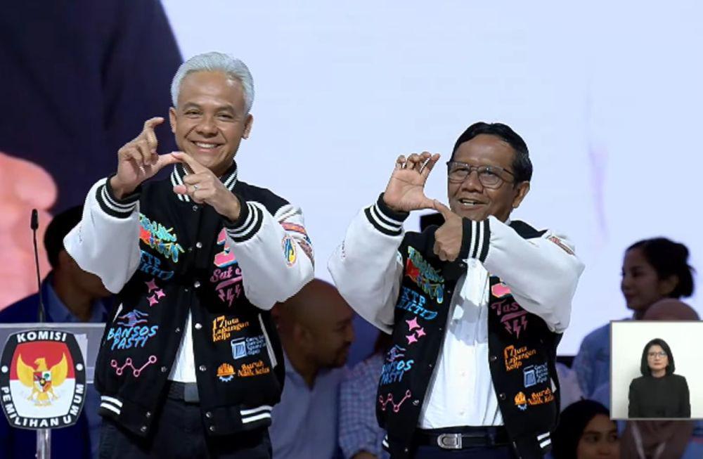 Ganjar Mahfud Buka Debat Kelima Pakai Bahasa Isyarat