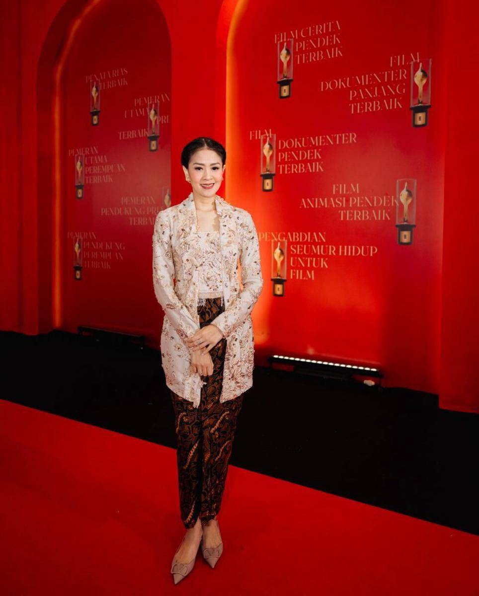 Kebaya Lia Lukman (instagram.com/lialukman)