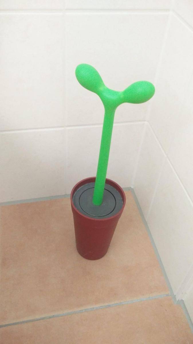 potret bentuk sikat WC unik dan kocak (reddit.com/user/Gavinander13)