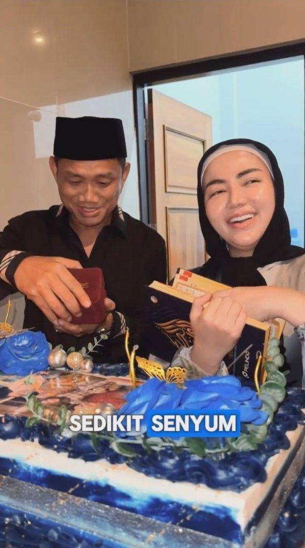 potret ulang tahun Bella Shofie ke-34 (instagram.com/bellashofie_rigan)