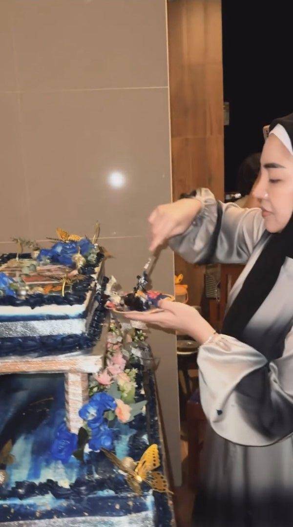 potret ulang tahun Bella Shofie ke-34 (instagram.com/bellashofie_rigan)