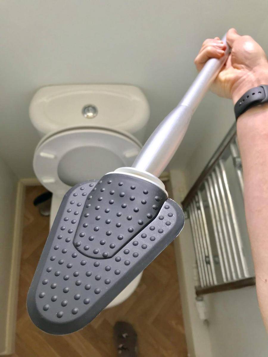 potret bentuk sikat WC unik dan kocak (reddit.com/user/Yalarii)