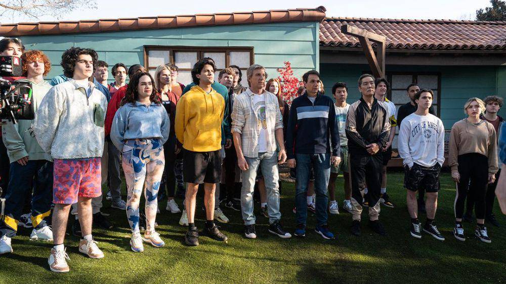di balik layar serial Cobra Kai 6 (instagram.com/cobrakaiseries)