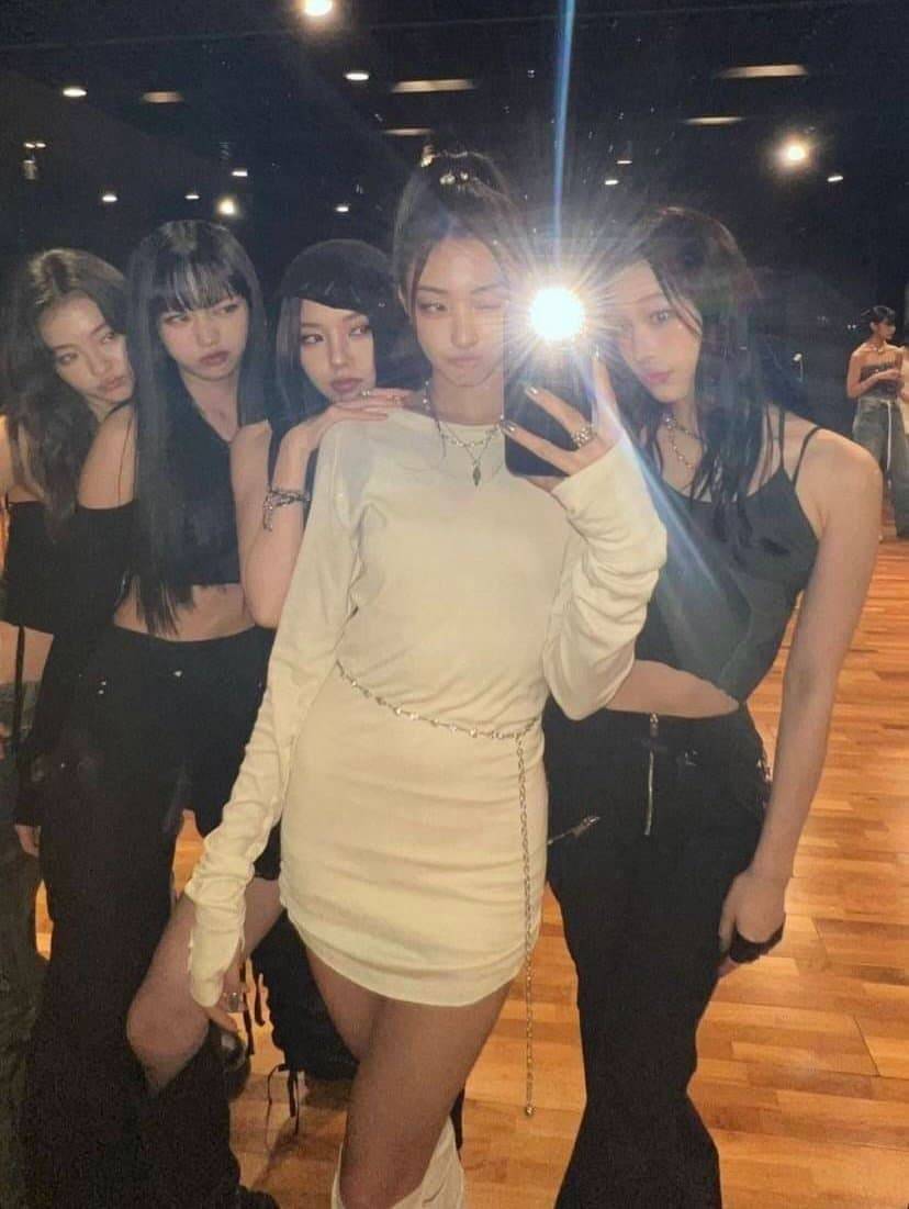 foto yang diduga trainee The Black Label (pannchoa.com)