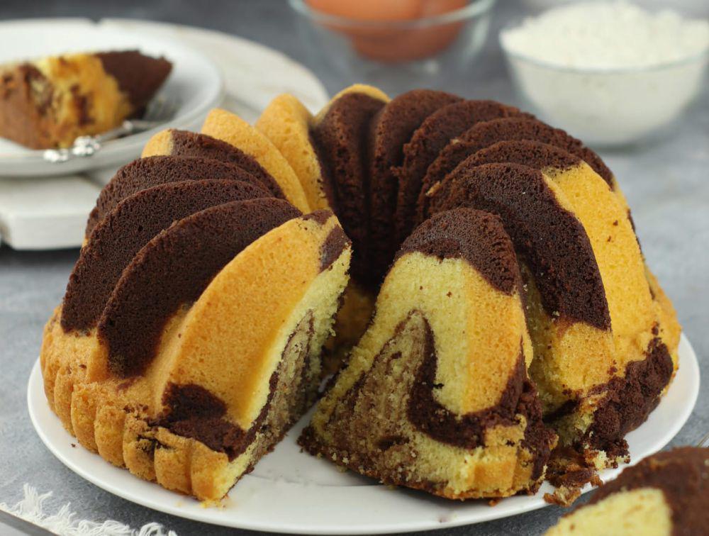 Resep Marmer Cake 8 Telur yang Cocok untuk Hampers Lebaran