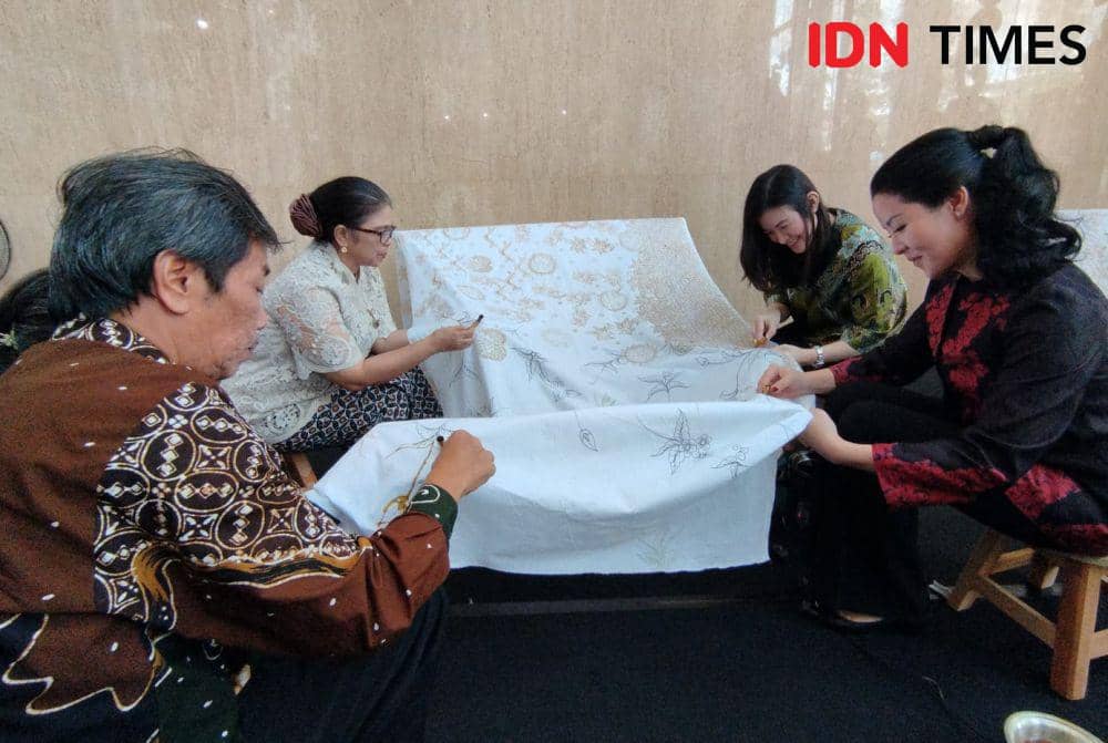 Rangkaian peluncuran kampanye #MelokalDenganBatik, di hotel Tentrem Yogyakarta, Senin (5/2/2024). (IDN Times/Herlambang Jati Kusumo)
