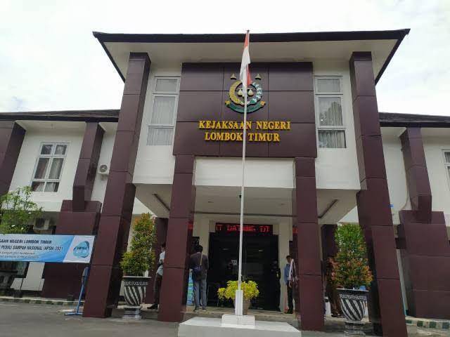 Kantor Kejaksaan Negeri Lotim. (IDN Times/Ruhaili)