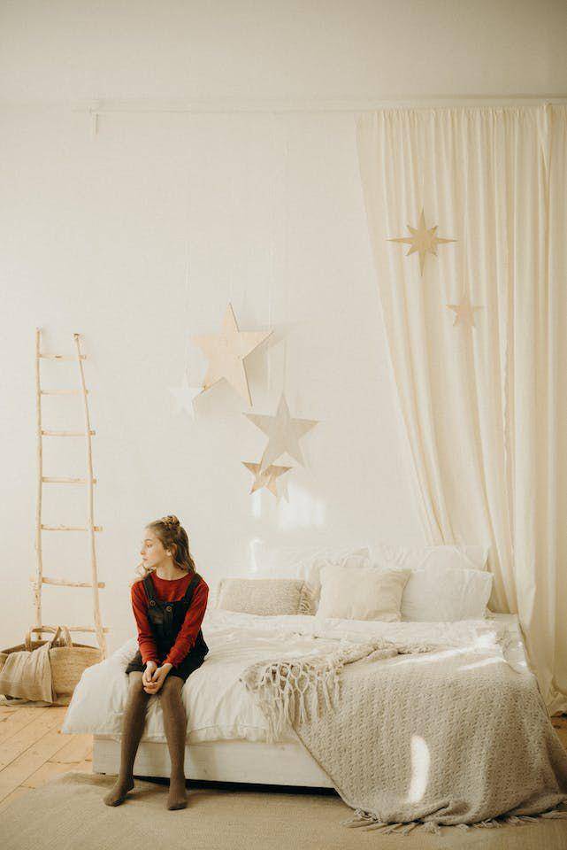 DIY hiasan kamar yang instagramable (pexels.com/cottonbro studio)