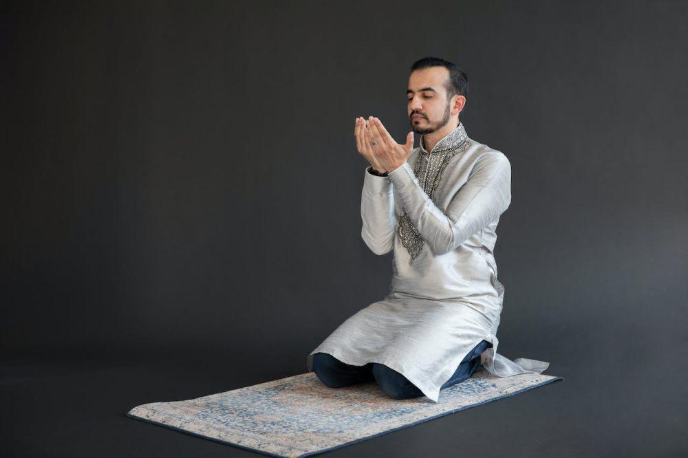 Merasa Banyak Dosa? 5 Ayat Al-Qur`an Ini Buat Kita Move On
