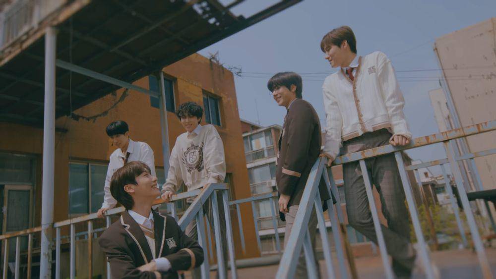 cuplikan MV "Roommate" (youtube.com/ONEWE)