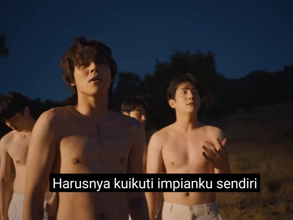 cuplikan MV "Childhood" (youtube.com/The Rose)