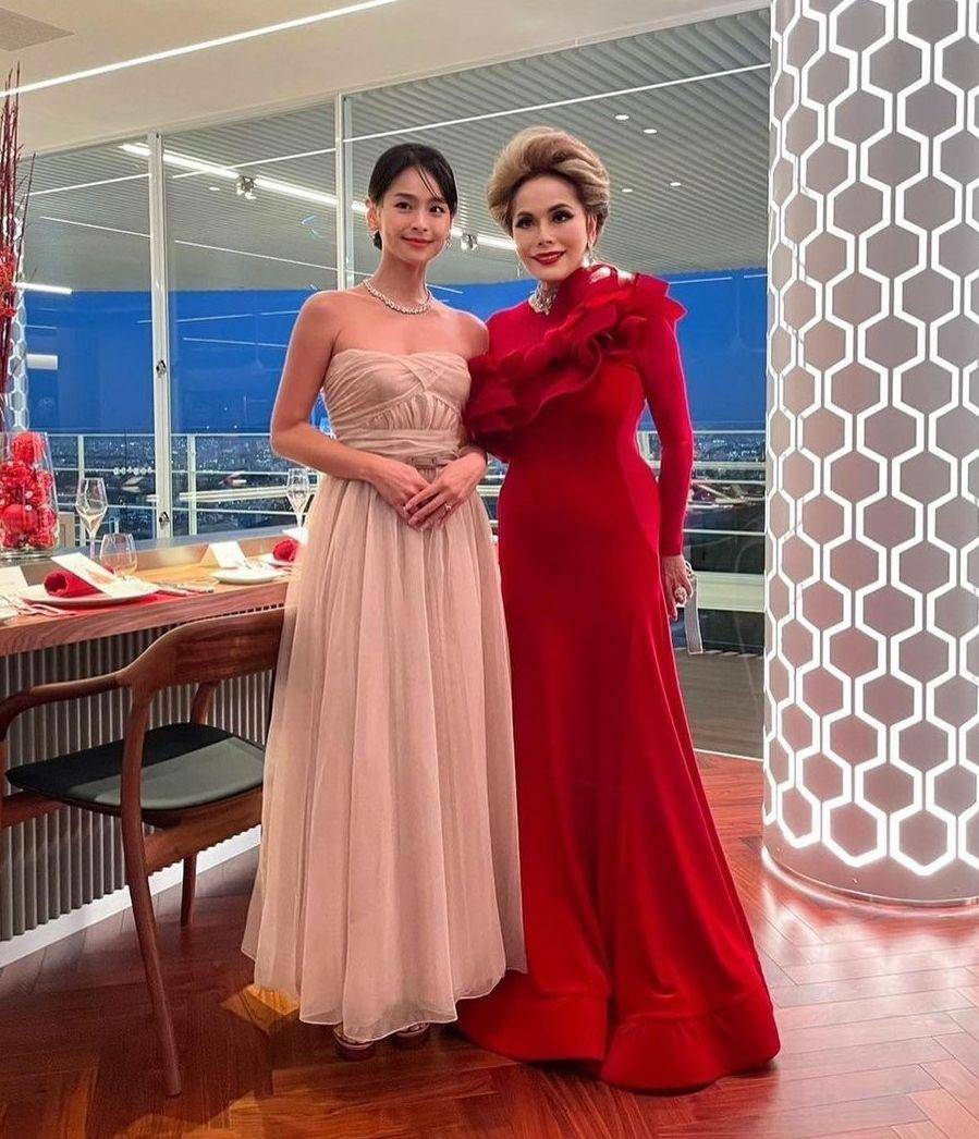 Ratna Sari Dewi (instagram.com/dewisukarnoofficial)