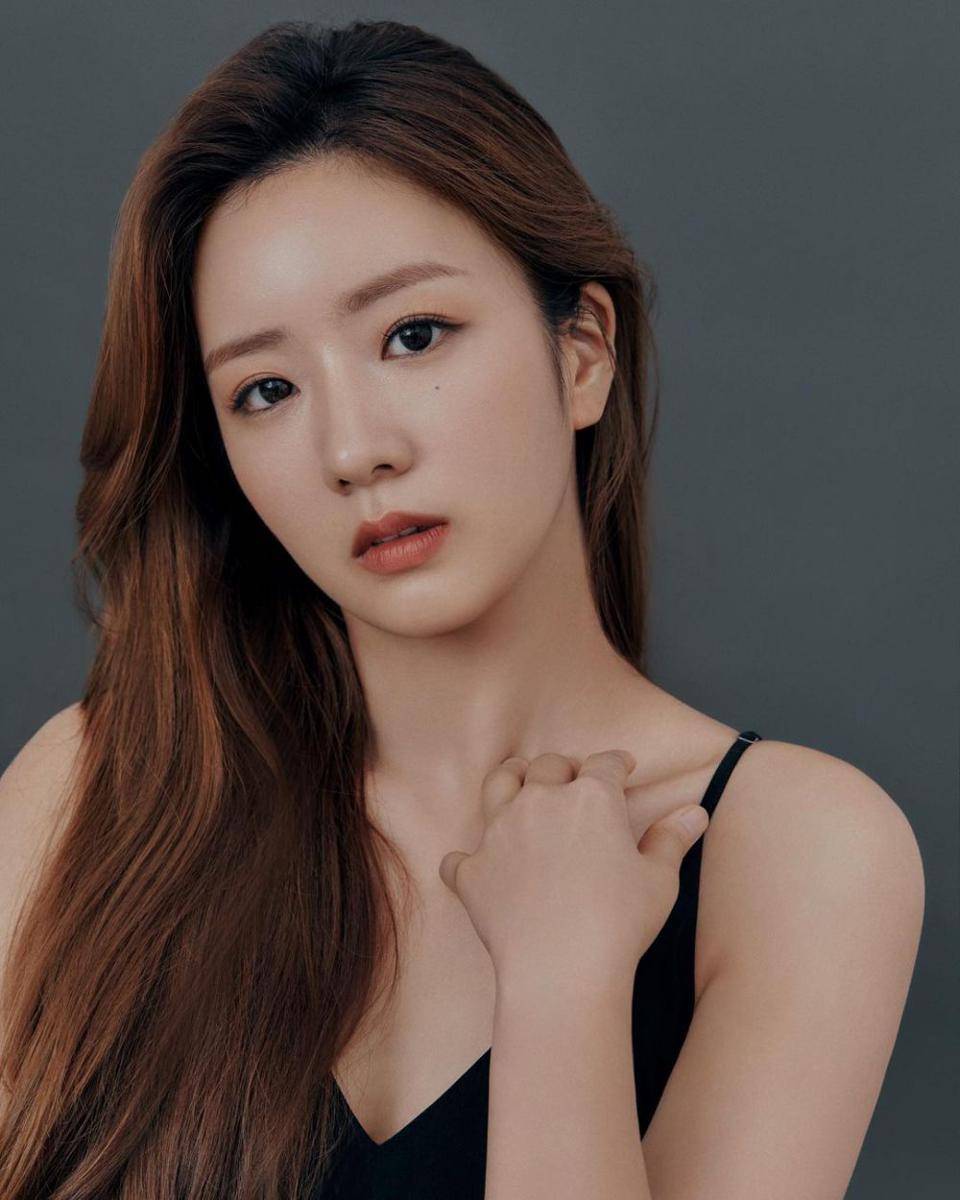 Yoon Bo Mi (instagram.com/__yoonbomi__)