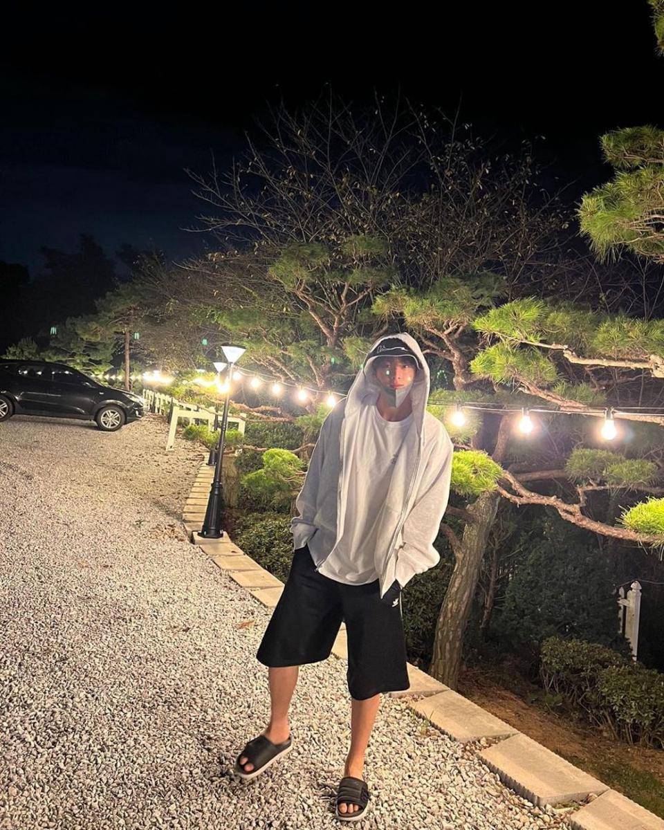 short pants ala Cha Eun Woo ASTRO (instagram.com/eunwo.o_c)
