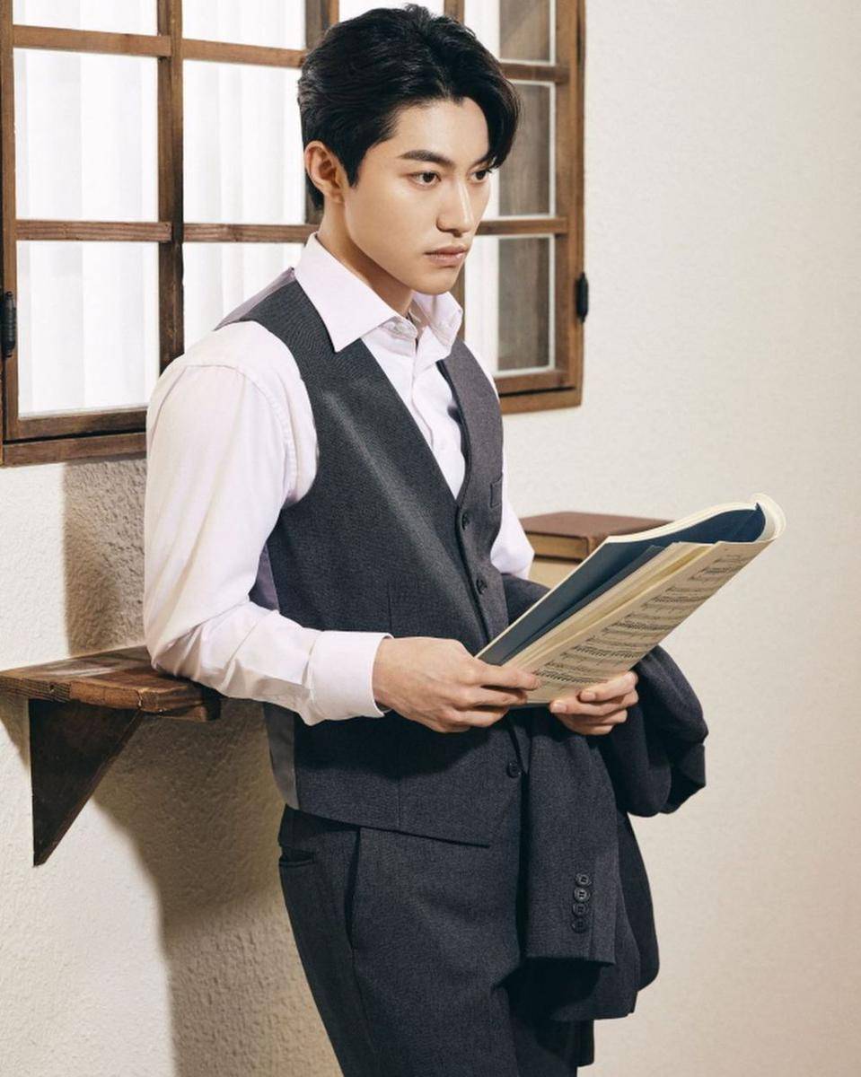 Kwak Dong Yeon (instagram.com/kwakdongyeon0)