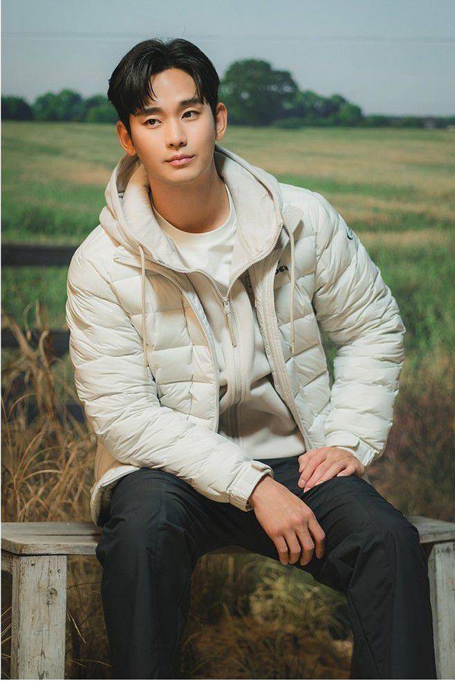 Kim Soo Hyun (instagram.com/goldmedalist_official)