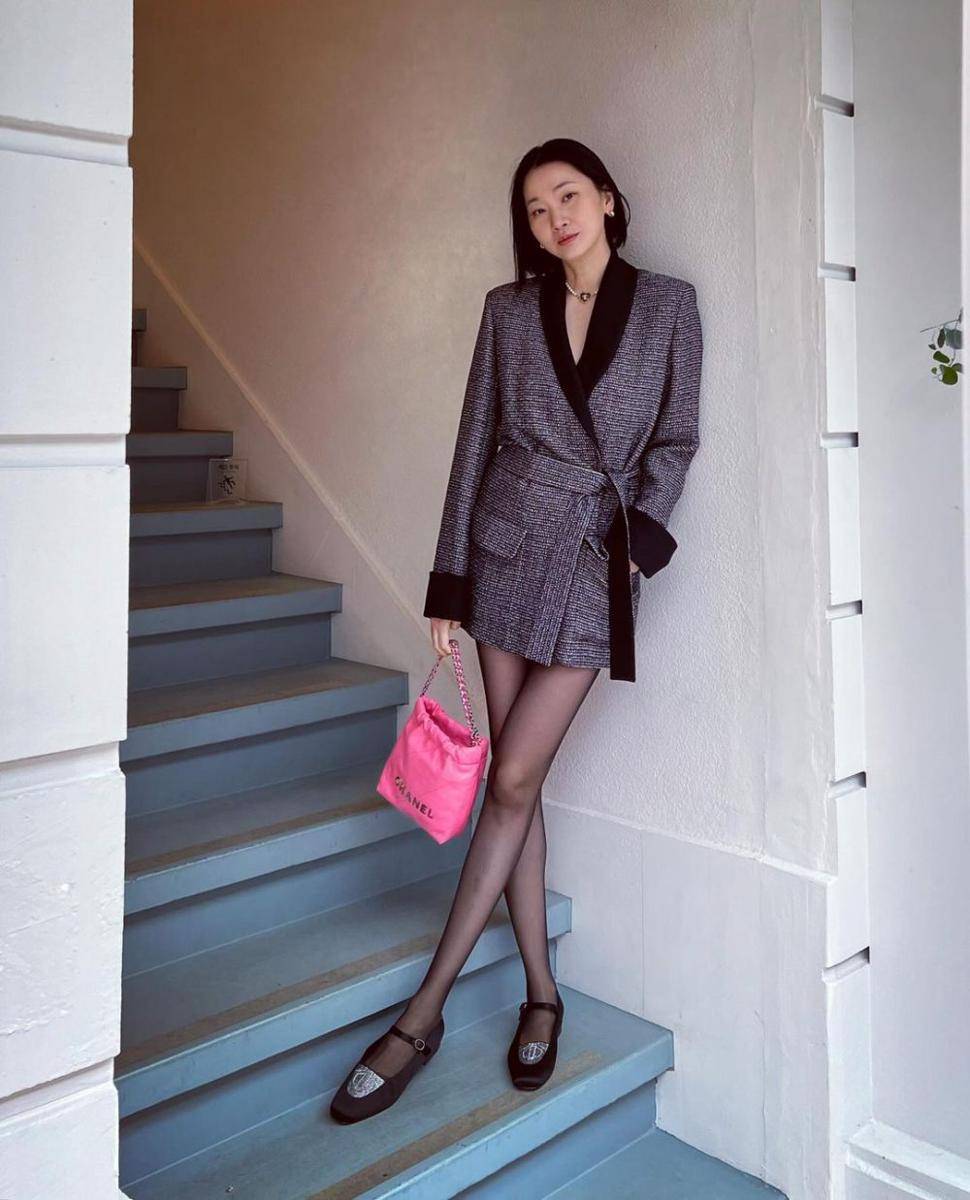 Jang Yoon Ju (instagram.com/yoonjujang)